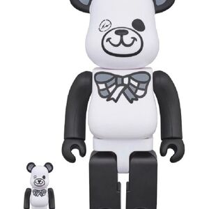 Monochrome Bear Action Figure Set